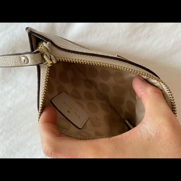 Kate Spade wristlet - Picture 5 of 5